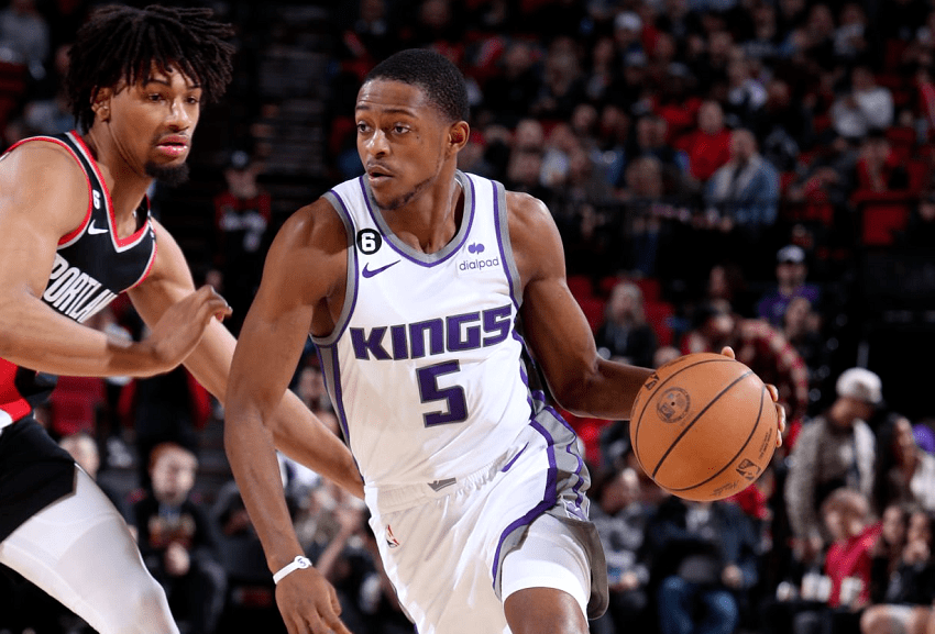 关于里程碑夜！萨克拉门托国王门线救险；CBA季后赛集结日刷纪录；震撼外界；临场指挥获称赞的信息